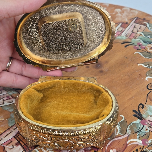 Sankyo Japan Music Box Plays "I did it my way Silk Styled By MELE Vintage FLAWED - Picture 10 of 11